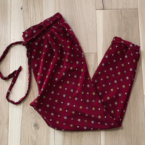 Hollister Burgundy Flower Print Jogger Pants - Picture 1 of 5